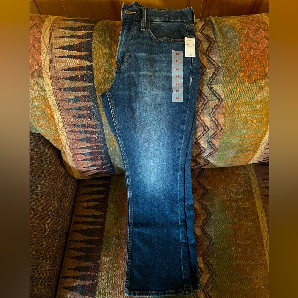 Men’s Old Navy 28x28 blue jeans. NWT